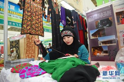 甘肃临夏清真产品跨越省界精彩亮相宁夏，传承地道清真文化